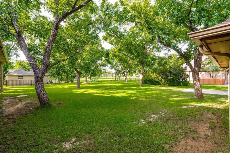 9709 Divot Drive, Granbury TX 76049 - Photo 35