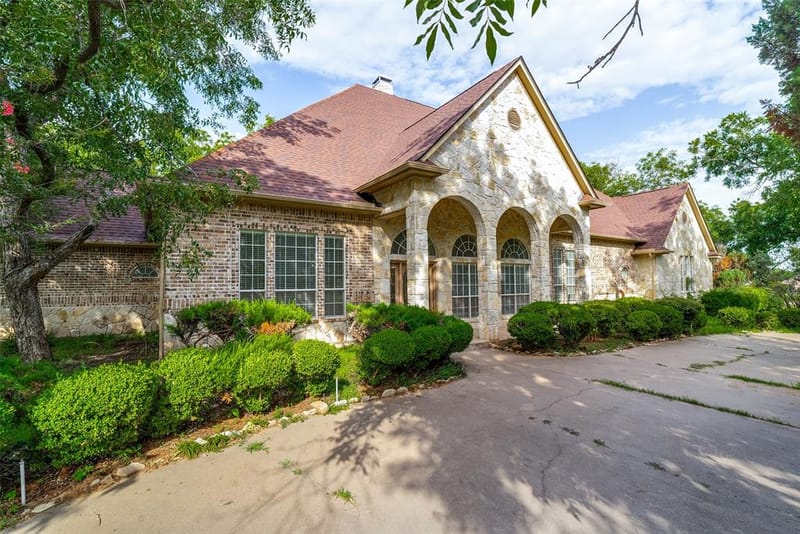 9709 Divot Drive, Granbury TX 76049 - Photo 4