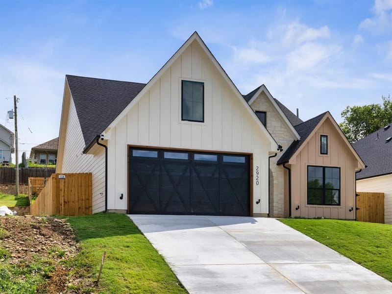 2920 NW 20th Street, Fort Worth TX 76106 - Photo 2