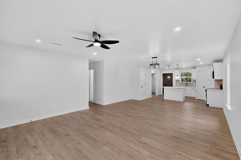 1531 Iowa Avenue, Dallas TX 75216 - Photo 11