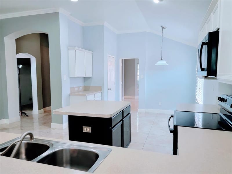 8033 Summer Stream Drive, Fort Worth TX 76134 - Photo 6