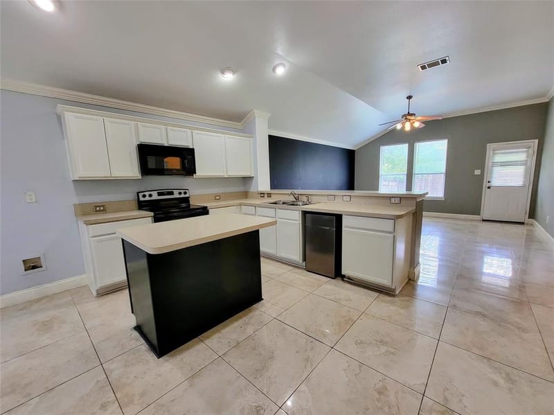 8033 Summer Stream Drive, Fort Worth TX 76134 - Photo 7
