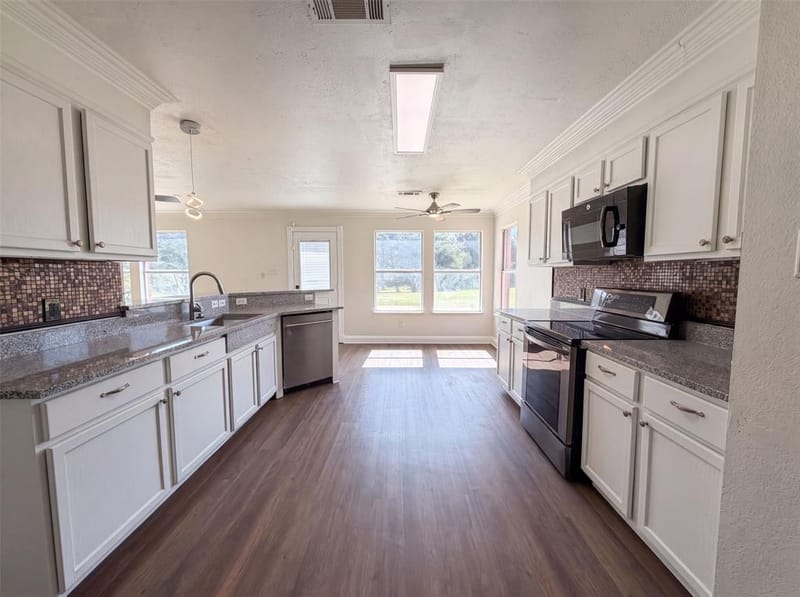 3940 Victory Court, Midlothian TX 76065 - Photo 2