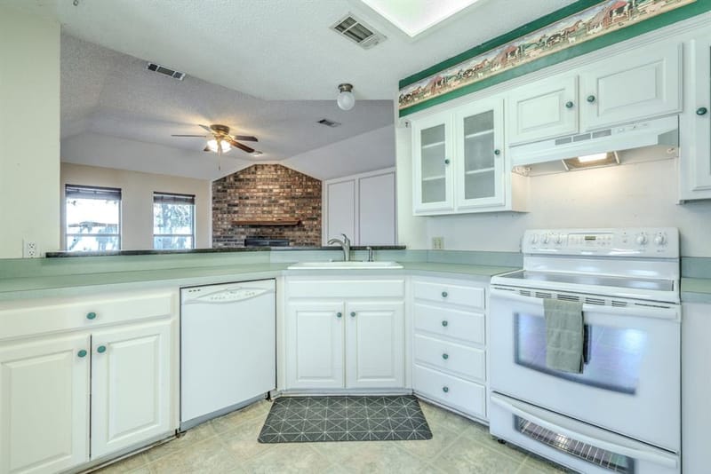 2119 Turf Club Drive, Arlington TX 76017 - Photo 8