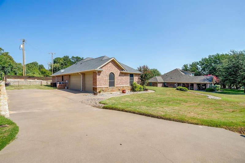 9704 Trinity Court, Granbury TX 76049 - Photo 2