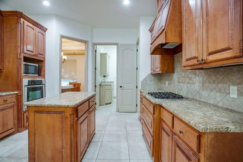 9704 Trinity Court, Granbury TX 76049 - Photo 13