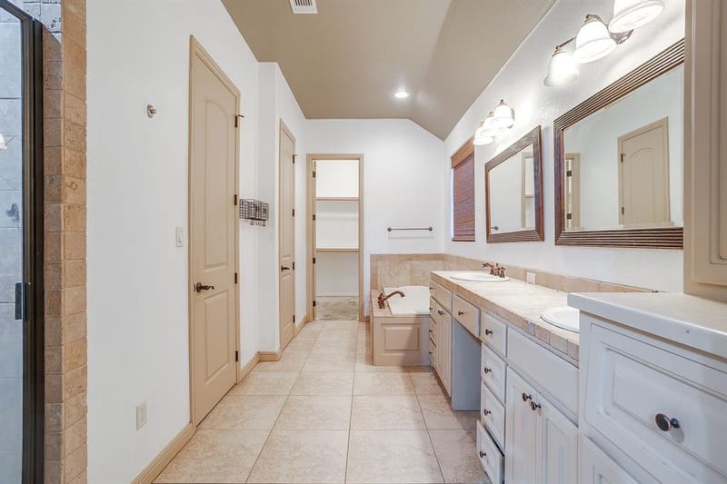 9704 Trinity Court, Granbury TX 76049 - Photo 20