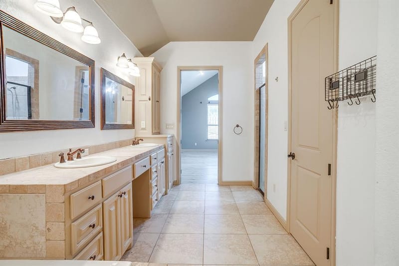 9704 Trinity Court, Granbury TX 76049 - Photo 24