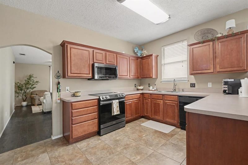 4932 Spur Ridge Court, Fort Worth TX 76244 - Photo 10