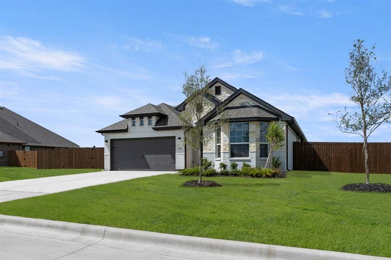 116 Prairie Wolf Court, Godley TX 76044 - Photo 2
