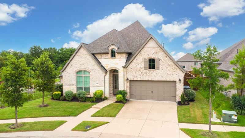 1601 Cygnet Court, Van Alstyne TX 75495 - Photo 2