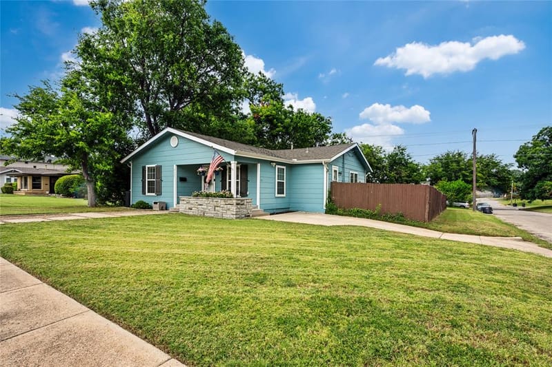 4837 Birchman Avenue, Fort Worth TX 76107 - Photo 2
