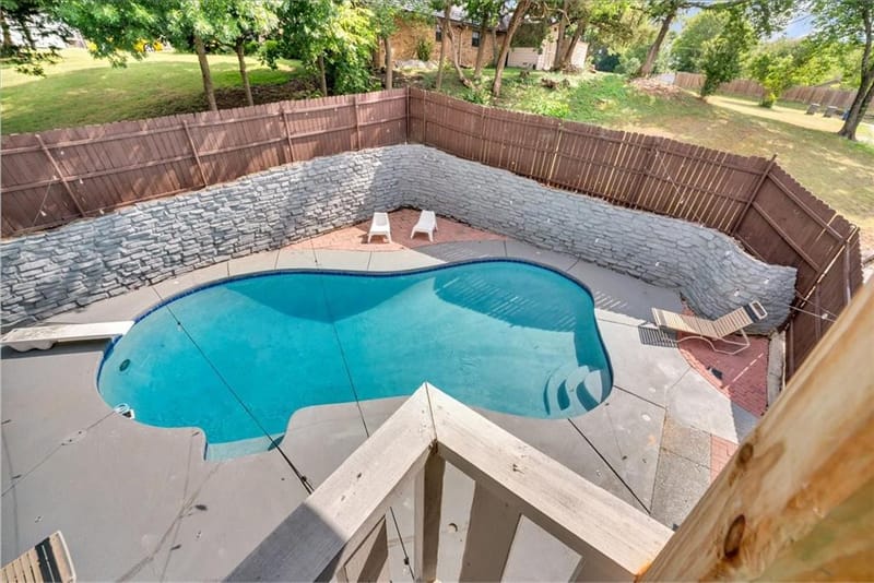 392 Creekwood Drive, Lancaster TX 75146 - Photo 32