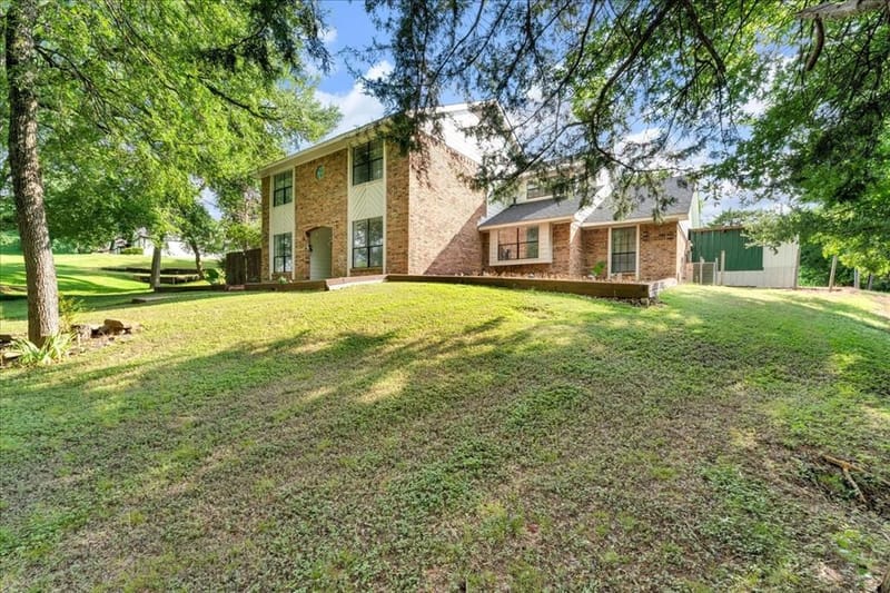 392 Creekwood Drive, Lancaster TX 75146 - Photo 5
