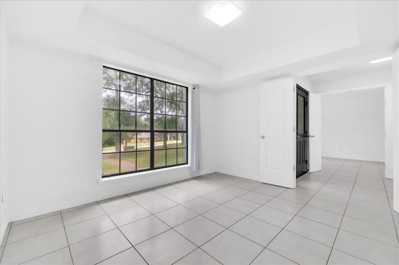 392 Creekwood Drive, Lancaster TX 75146 - Photo 8