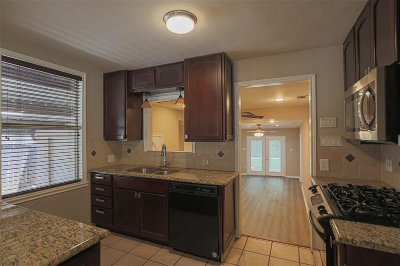 2517 Littlepage Street, Fort Worth TX 76107 - Photo 11