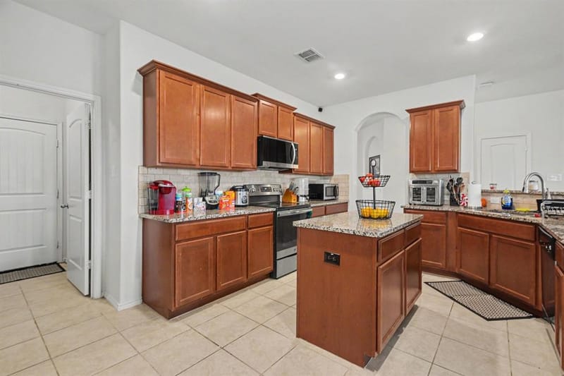 305 Pitt Circle, Fate TX 75189 - Photo 6