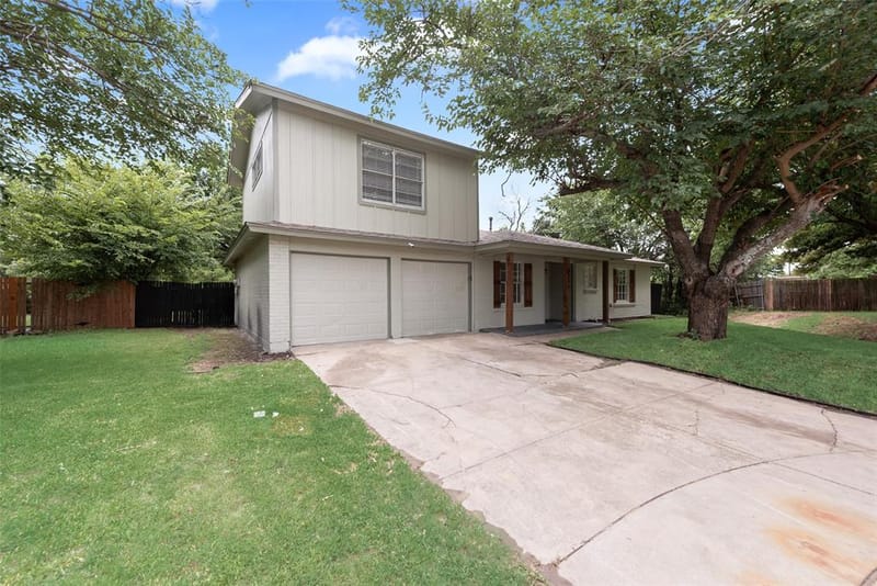 3715 Maxwell Court, Arlington TX 76015 - Photo 2