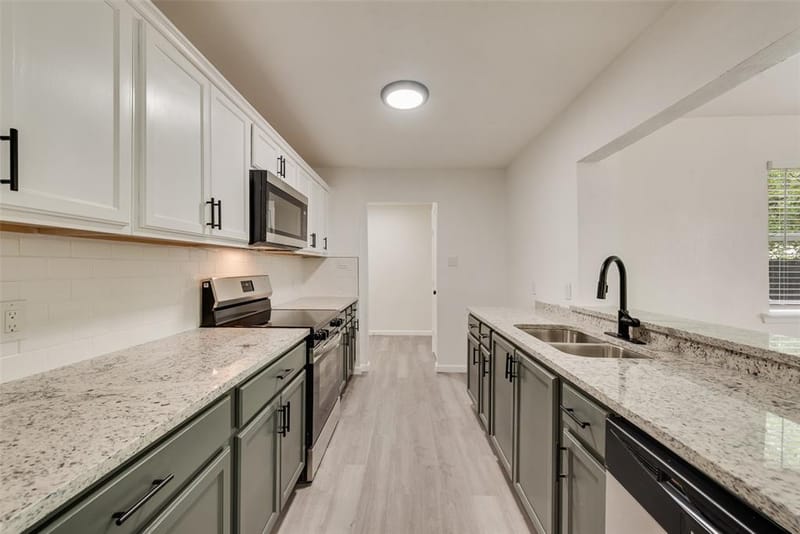 3715 Maxwell Court, Arlington TX 76015 - Photo 12