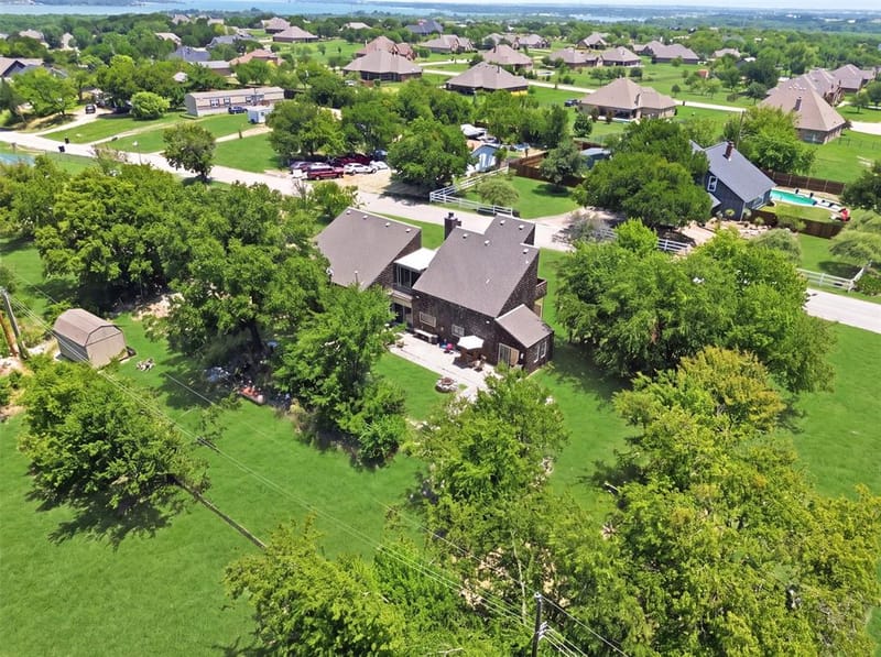 6039 Bear Creek Drive E, Fort Worth TX 76126 - Photo 2