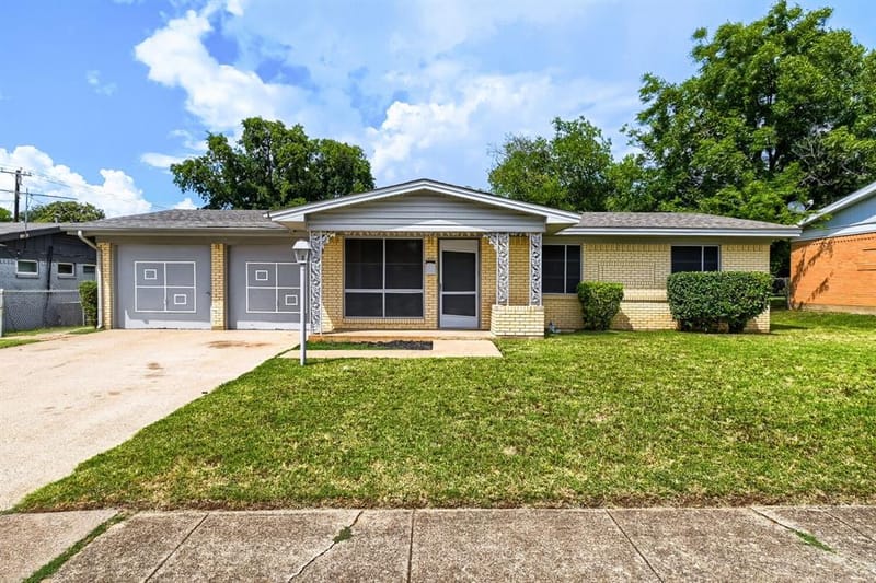 1405 Oak Grove Road, Fort Worth TX 76134 - Photo 2