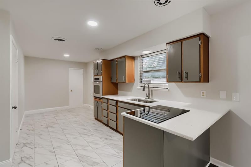 1405 Oak Grove Road, Fort Worth TX 76134 - Photo 10