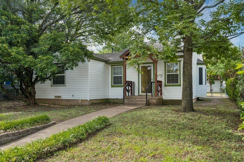 2218 Mountain Lake Road, Dallas TX 75224 - Photo 3