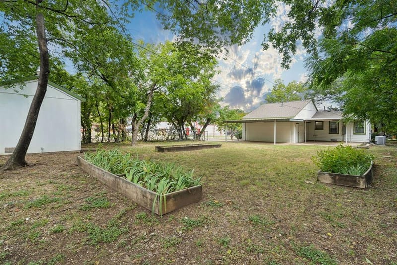 2218 Mountain Lake Road, Dallas TX 75224 - Photo 18