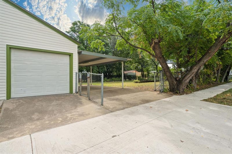2218 Mountain Lake Road, Dallas TX 75224 - Photo 21