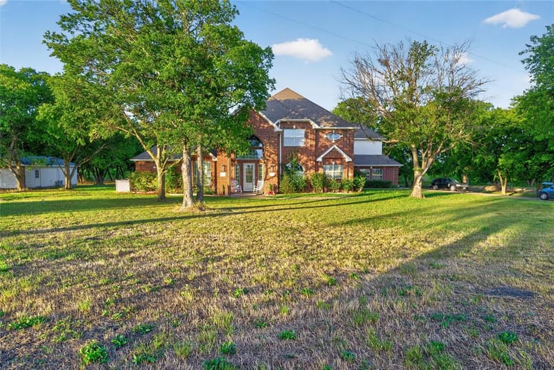 135 Kirkpatrick Road, Ennis TX 75119 - Photo 2