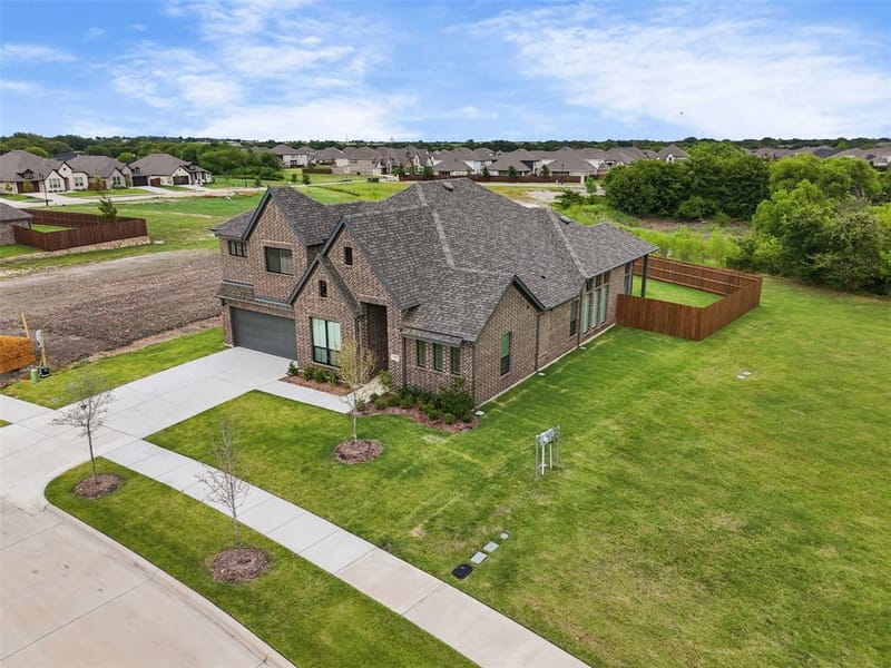 552 Holiday Avenue, Waxahachie TX 75165 - Photo 38