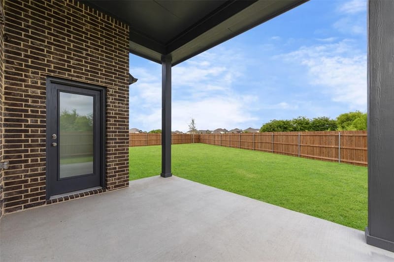 552 Holiday Avenue, Waxahachie TX 75165 - Photo 33