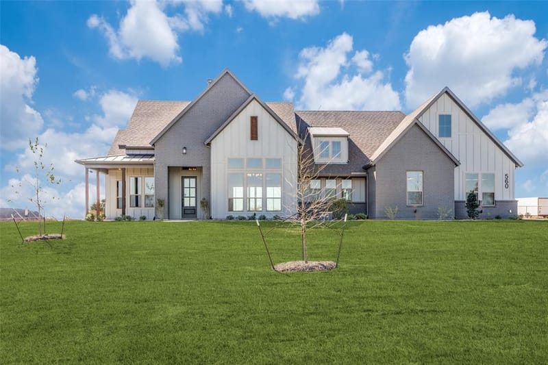 560 Aermotor Loop, Weatherford TX 76085