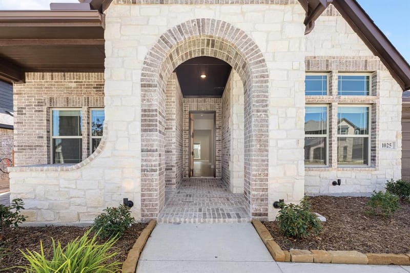 1025 Emerald Trace Drive, Justin TX 76247 - Photo 4