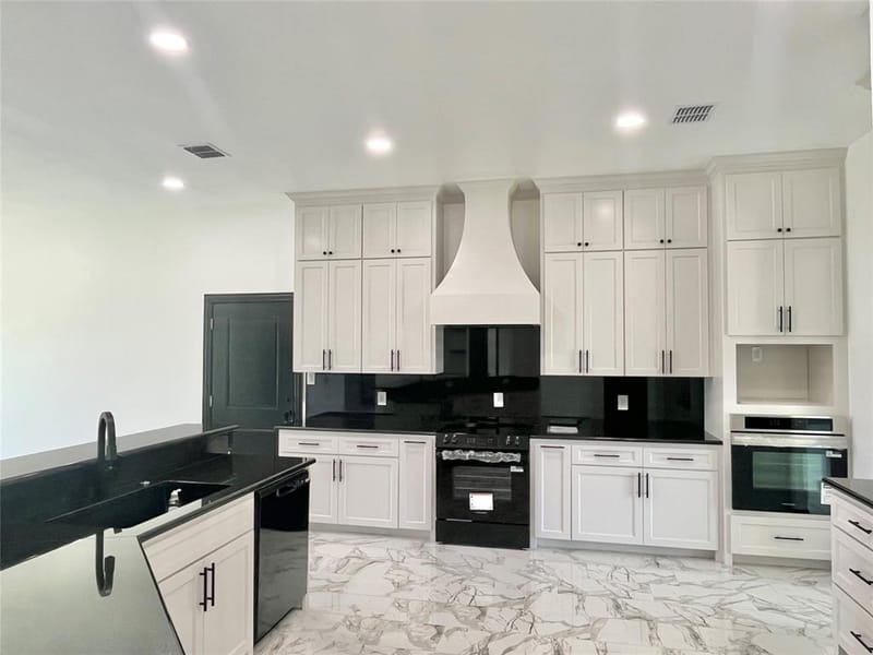 127 Valley Meadows Drive, Springtown TX 76082 - Photo 2