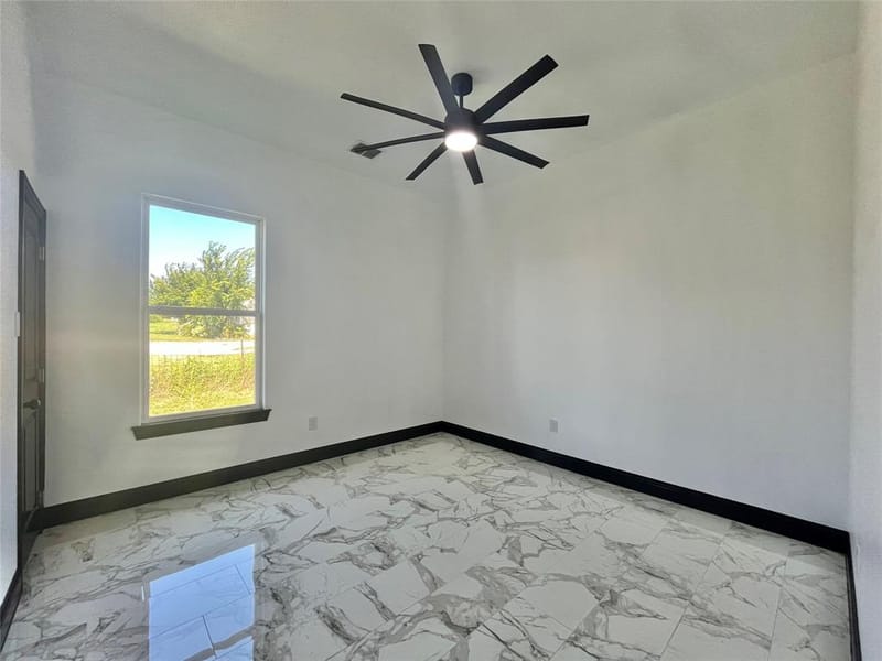 127 Valley Meadows Drive, Springtown TX 76082 - Photo 22