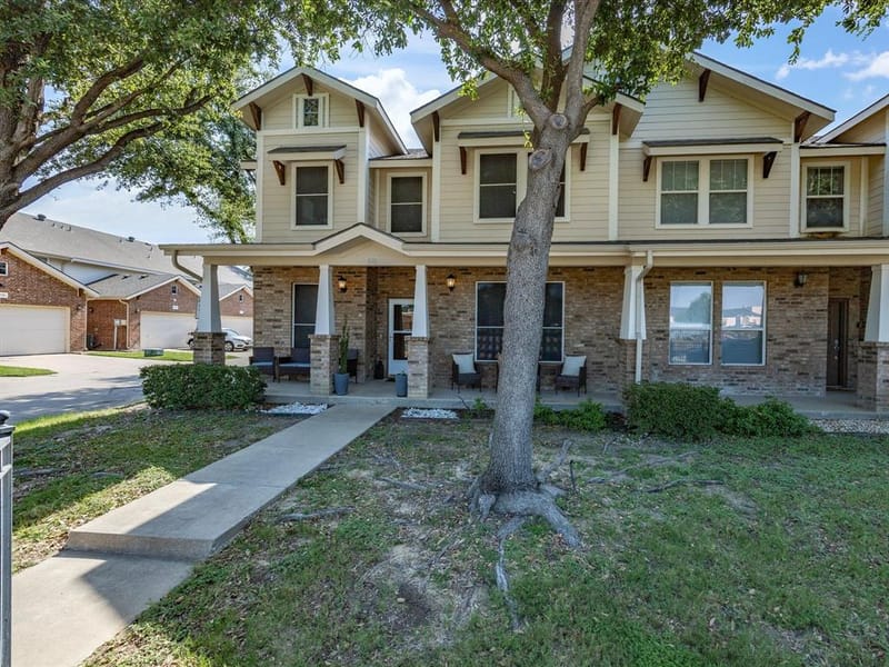676 S Charles Street, Lewisville TX 75057 - Photo 2