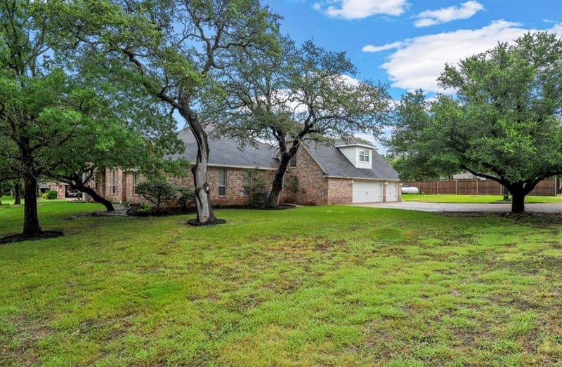 100 Laurel Oaks Lane, Crawford TX 76638 - Photo 32