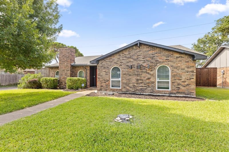 2902 High Plateau Drive, Garland TX 75044 - Photo 2