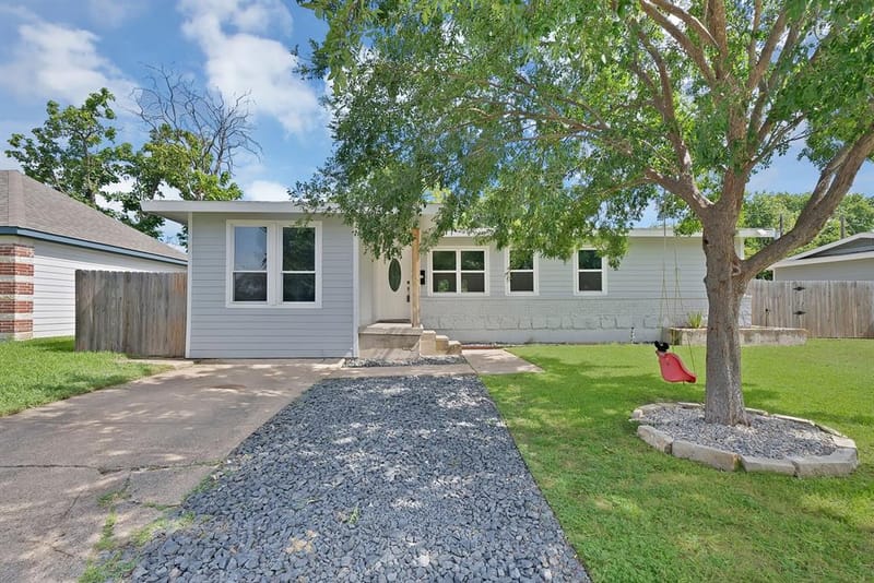 113 E Linda Drive, Garland TX 75041 - Photo 2