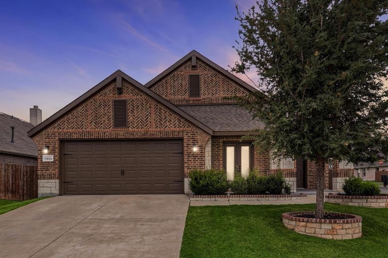 7533 Rothbury Drive, Fort Worth TX 76179 - Photo 3