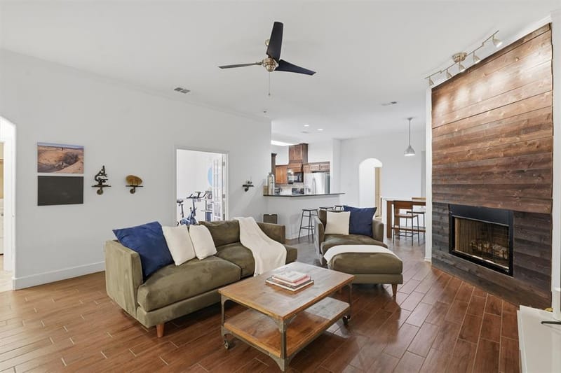 305 Delaware Street, Burleson TX 76028 - Photo 7
