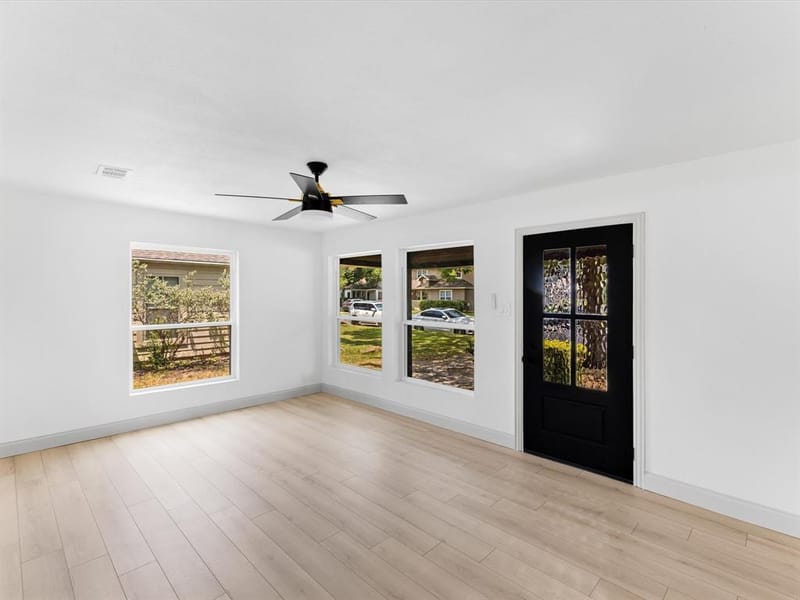 833 Springbrook Drive, Fort Worth TX 76107 - Photo 5