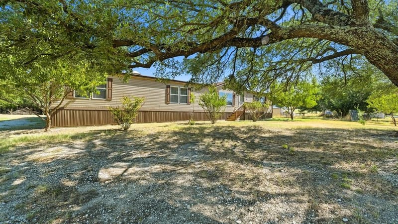 110 Draper Drive, Springtown TX 76082 - Photo 6