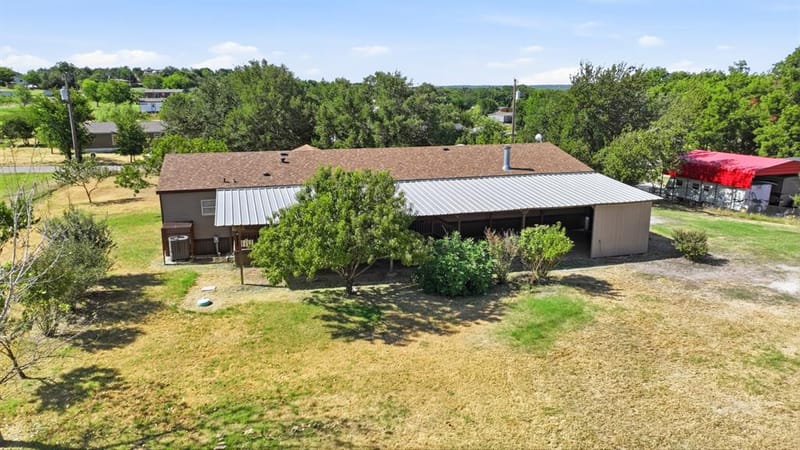 110 Draper Drive, Springtown TX 76082 - Photo 33