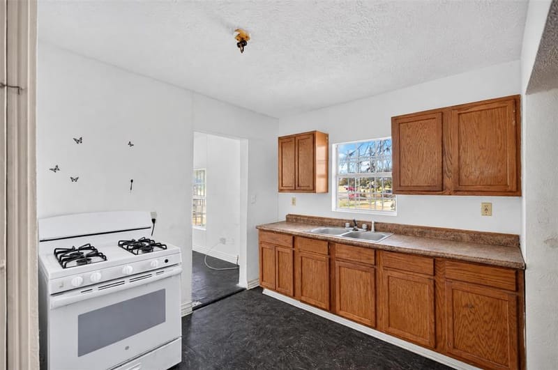 1309 S Riverside Drive, Fort Worth TX 76104 - Photo 13
