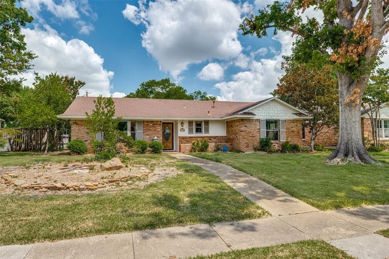 530 Parkview Lane, Richardson TX 75080 - Photo 2