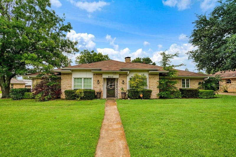 820 NE 32nd, Paris TX 75460