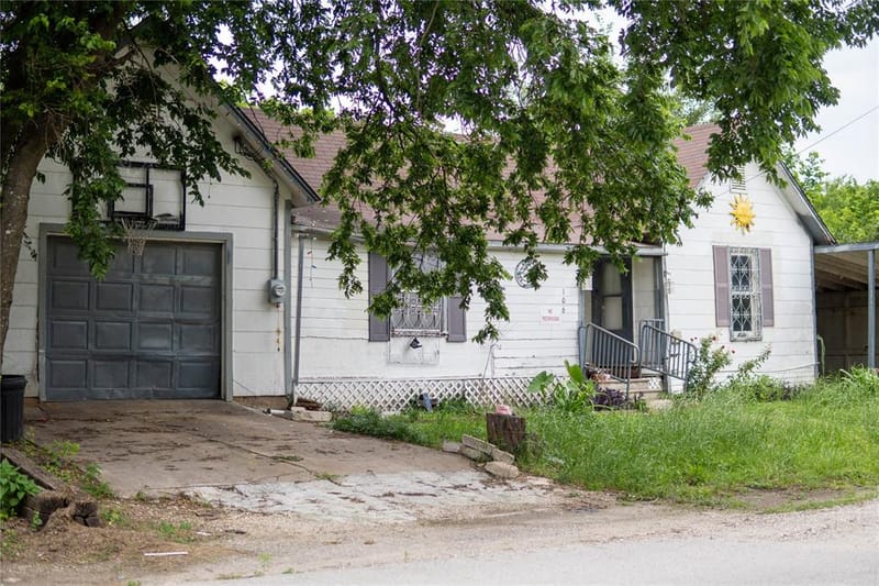 106 S Watson Street, Alvarado TX 76009 - Photo 3