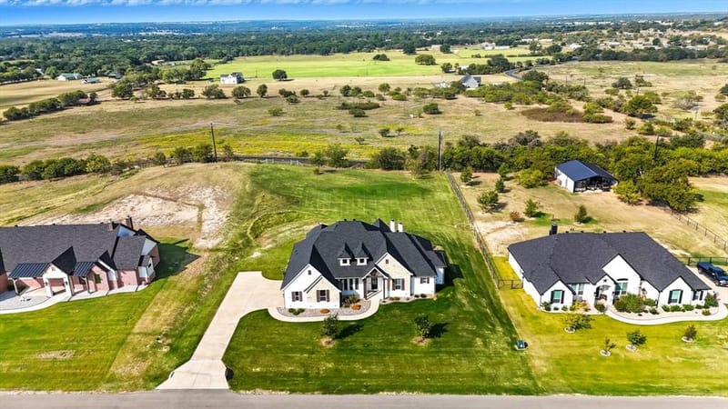 459 Red Bird Drive, Springtown TX 76082 - Photo 28